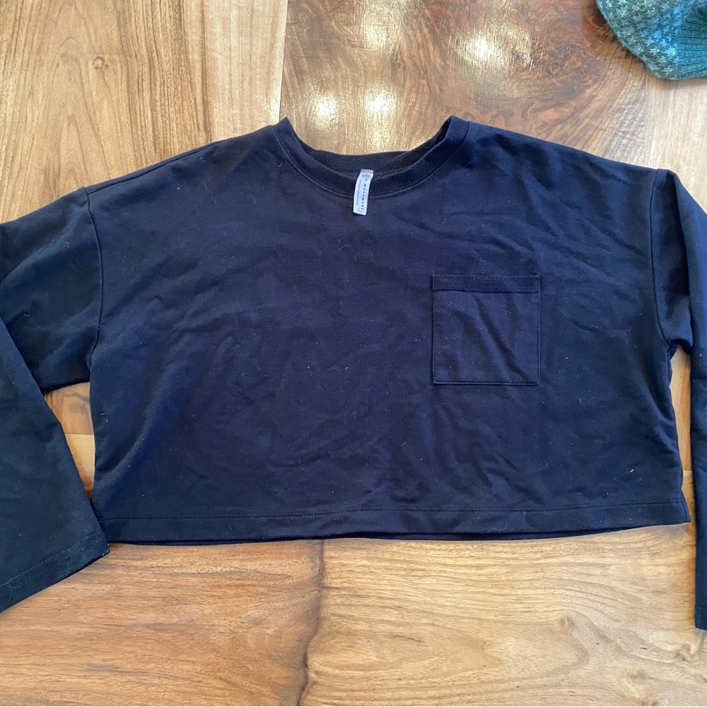 Black Long Sleeve Crop Top